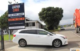 AVENSIS Car Image