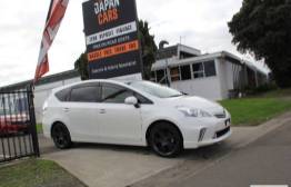 PRIUS ALPHA Car Image